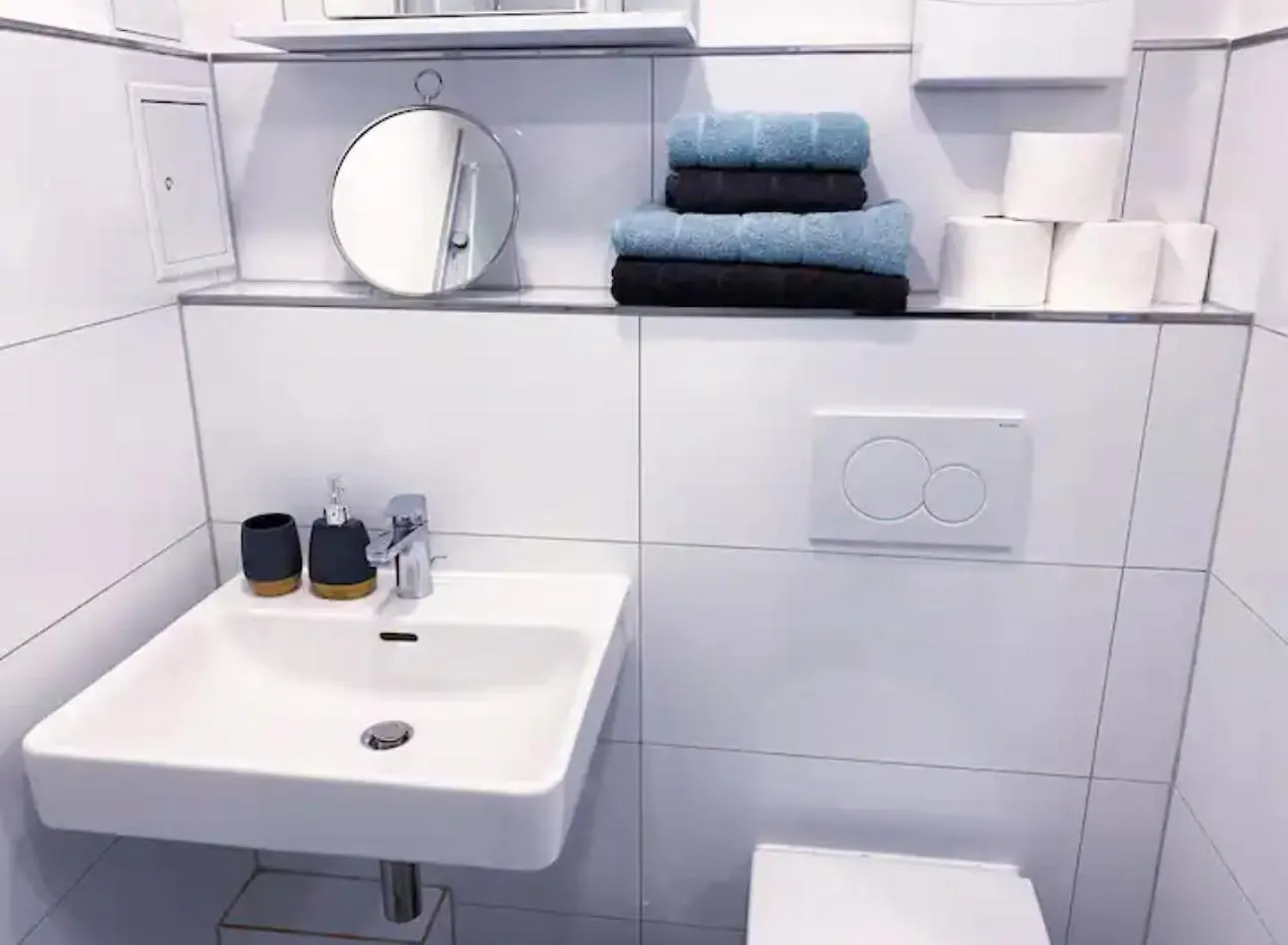 Ku'Damm Sunny Studio Apartment Berlin Germany