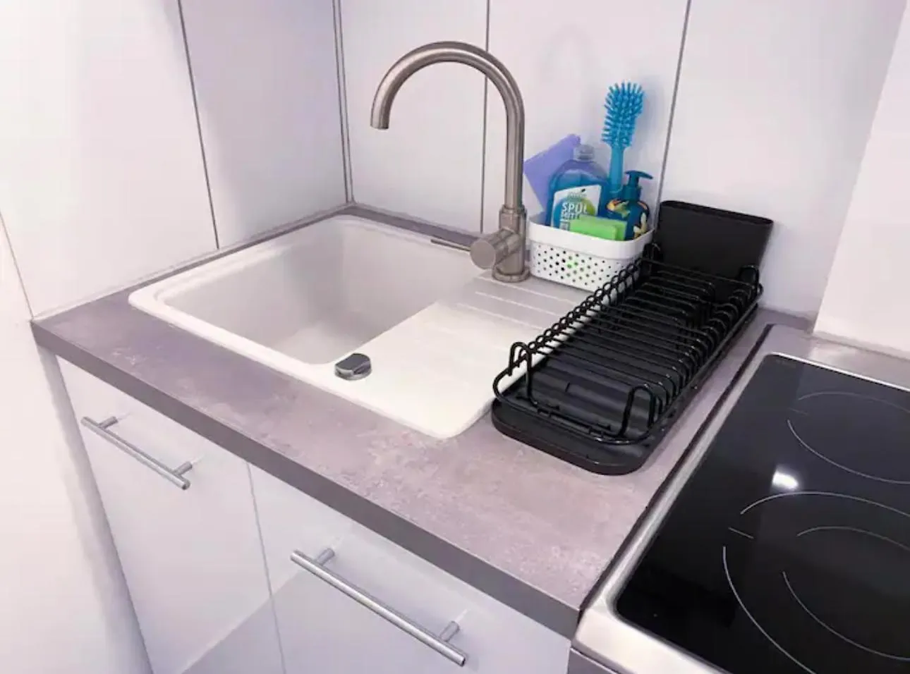 Ku'Damm Sunny Studio Apartment Berlin Germany