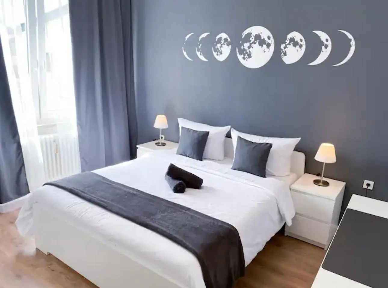 Ku'Damm Sunny Studio Apartment Berlin